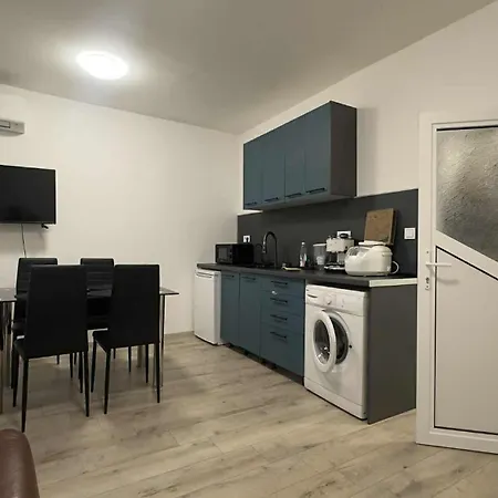 Mladost Vacation Апартаменты *